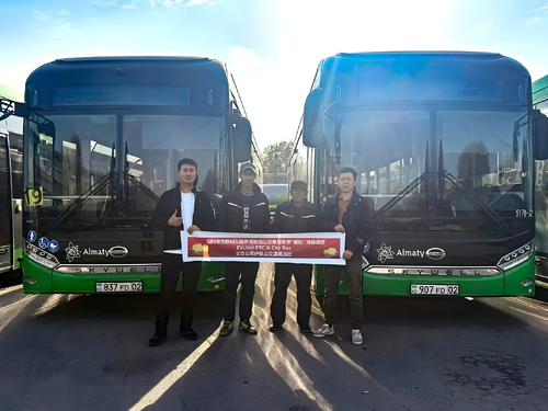 Derniers blogs de l'entreprise sur La croissance des camions électriques en 2025 souligne l'importance croissante des réchauffeurs de liquide de refroidissement PTC haute tension